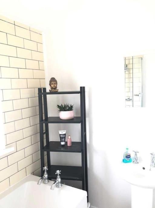 Two Bedroom Terrace House With Parking Kingston upon Hull Exteriör bild