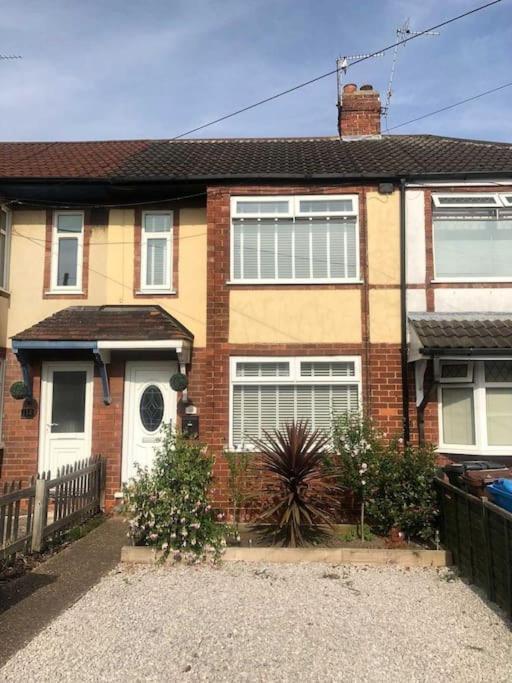Two Bedroom Terrace House With Parking Kingston upon Hull Exteriör bild